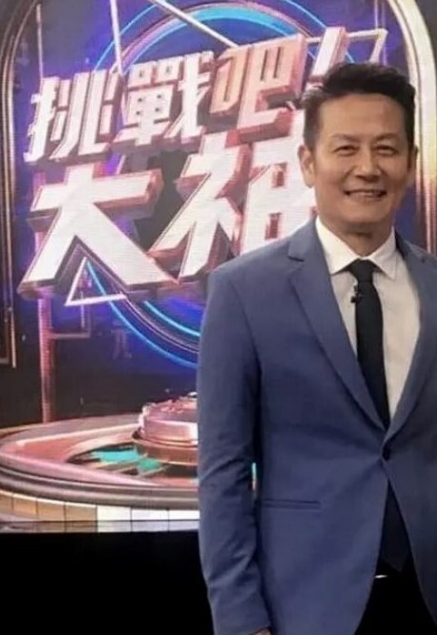 性奴母狗式调教被多位金主爸爸暴力抽插高潮不断 - A姐分享
